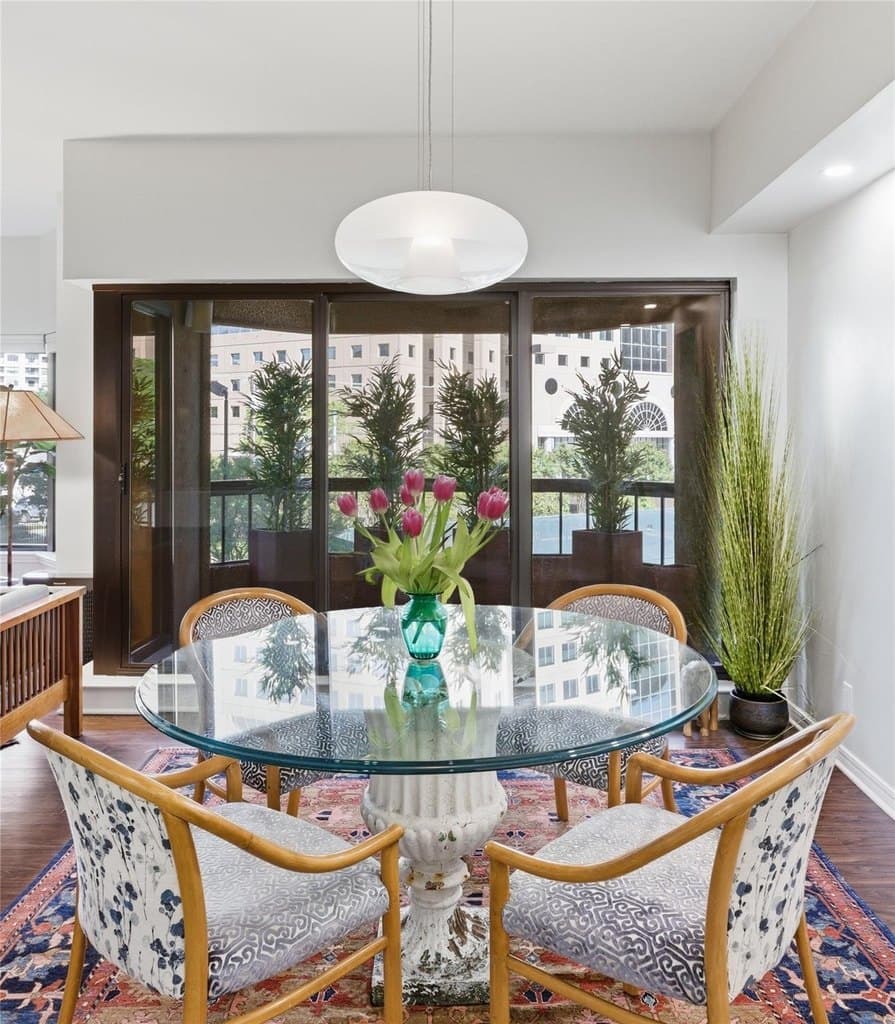 3030 McKinney Ave Apt 203