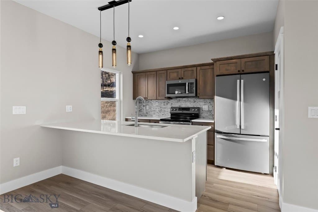 613 N L St, Livingston