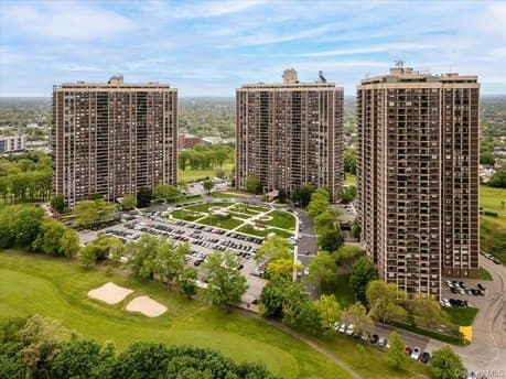 269-10 Grand Central Pkwy Unit 30N