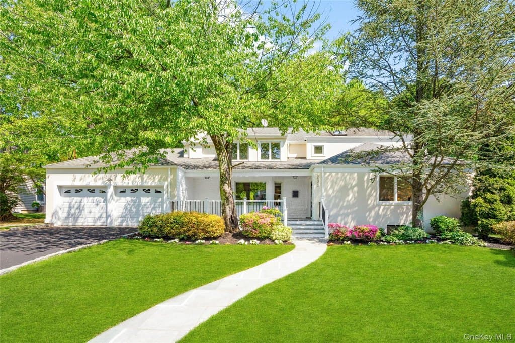 233 Evandale Rd, Scarsdale
