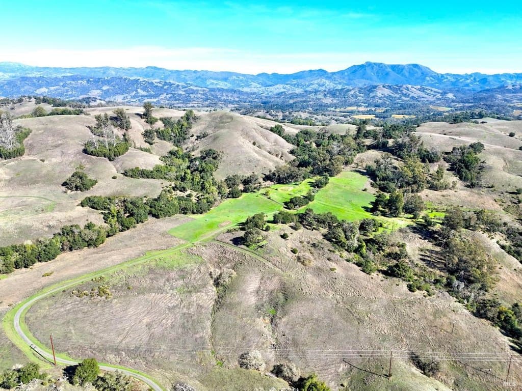 13000 Los Amigos Rd, Healdsburg