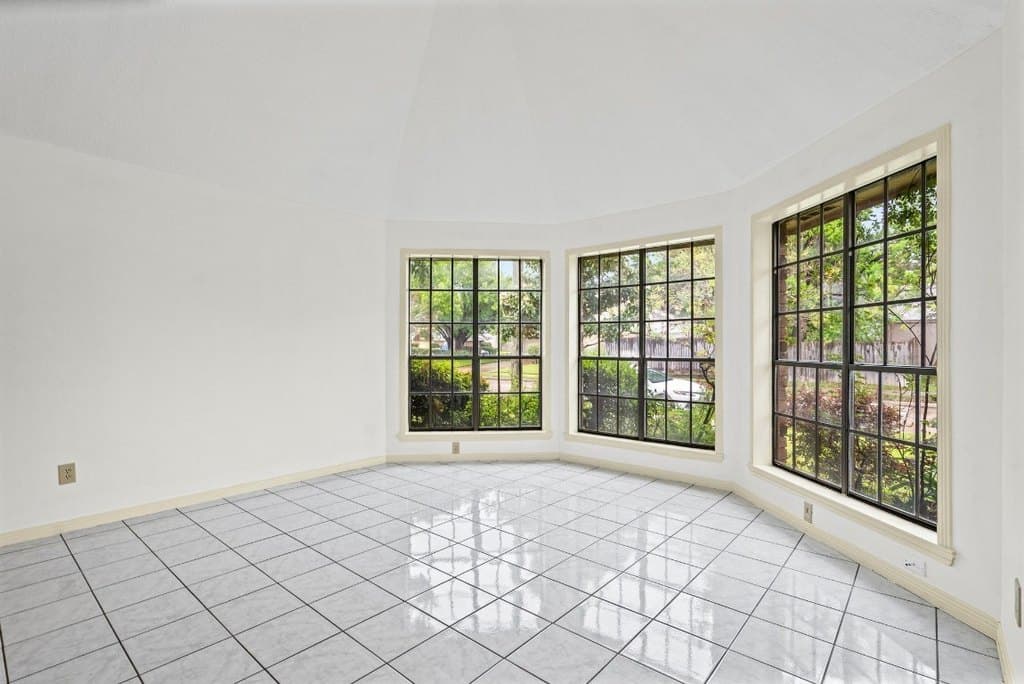 1922 Hickory Lawn Dr