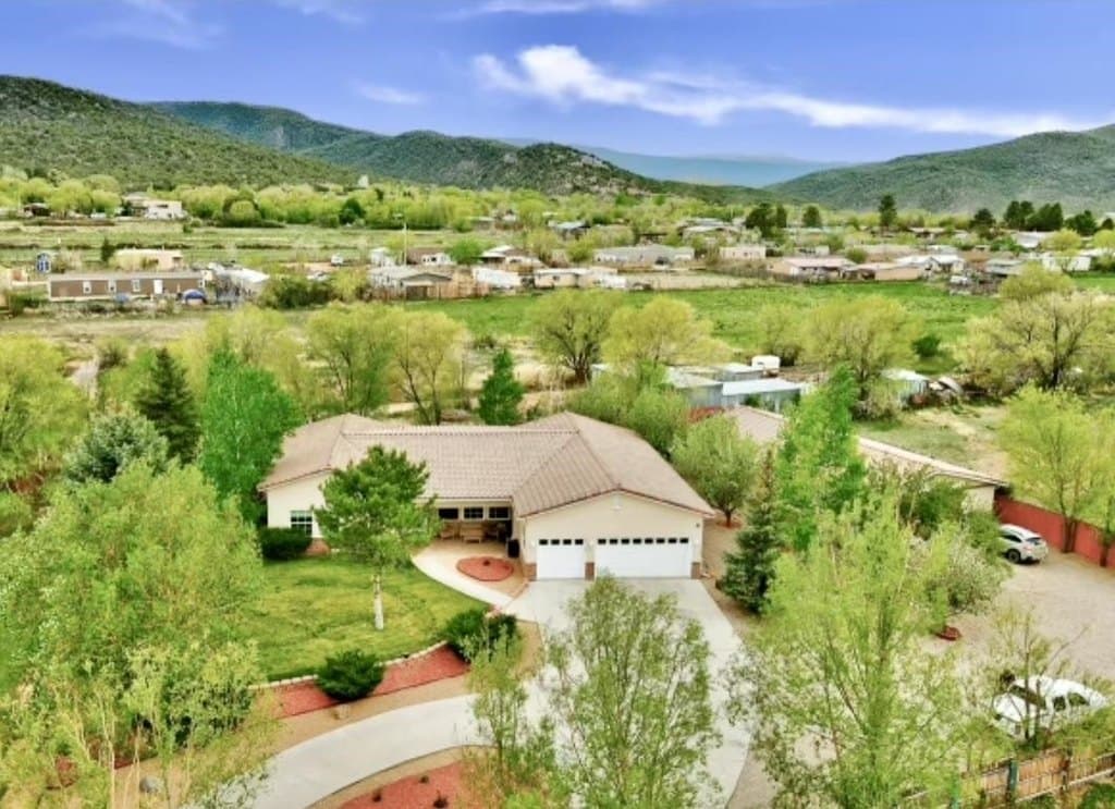 22 Straight Cat Trl, Taos