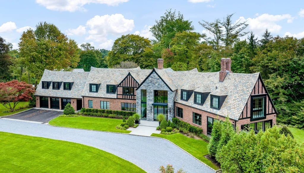 64 Cushman Rd, Scarsdale