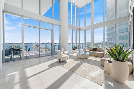 700 NE 26th Ter Unit TH403