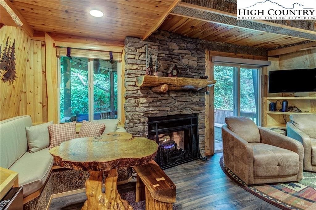 64 Creekside Dr Unit A, Banner Elk