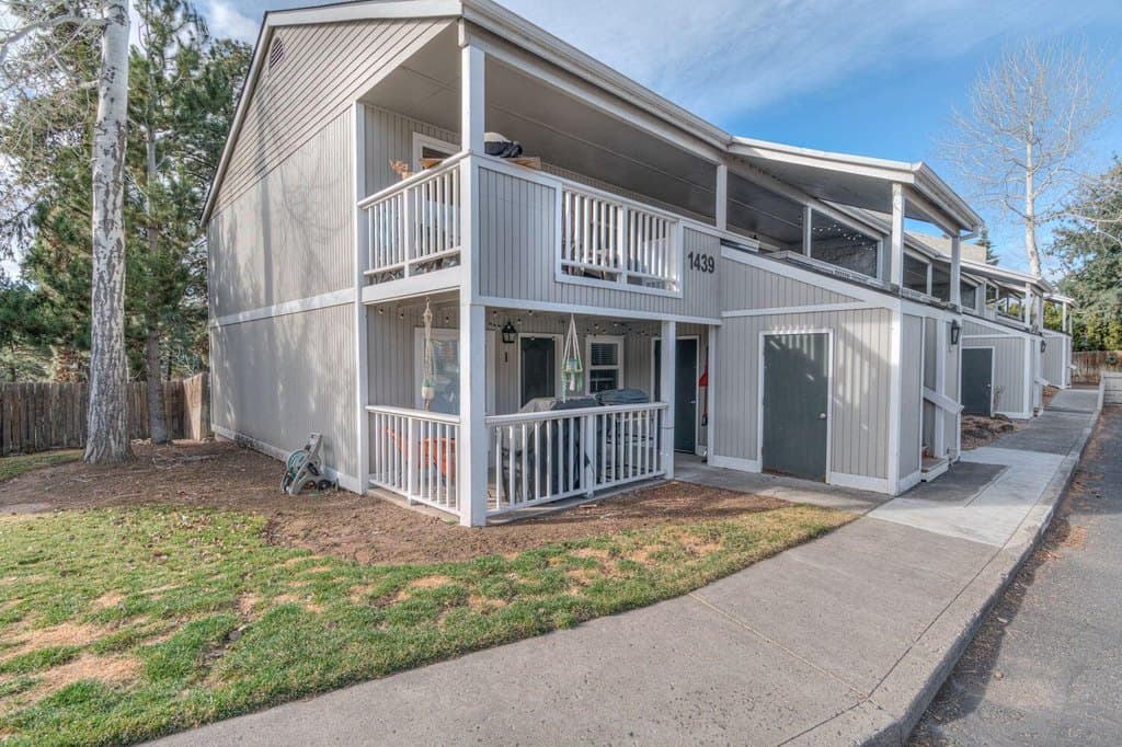 1439 NW Juniper St Apt 1, Bend