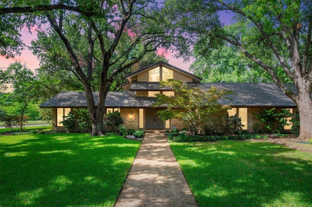 3909 Courtshire Dr, Dallas