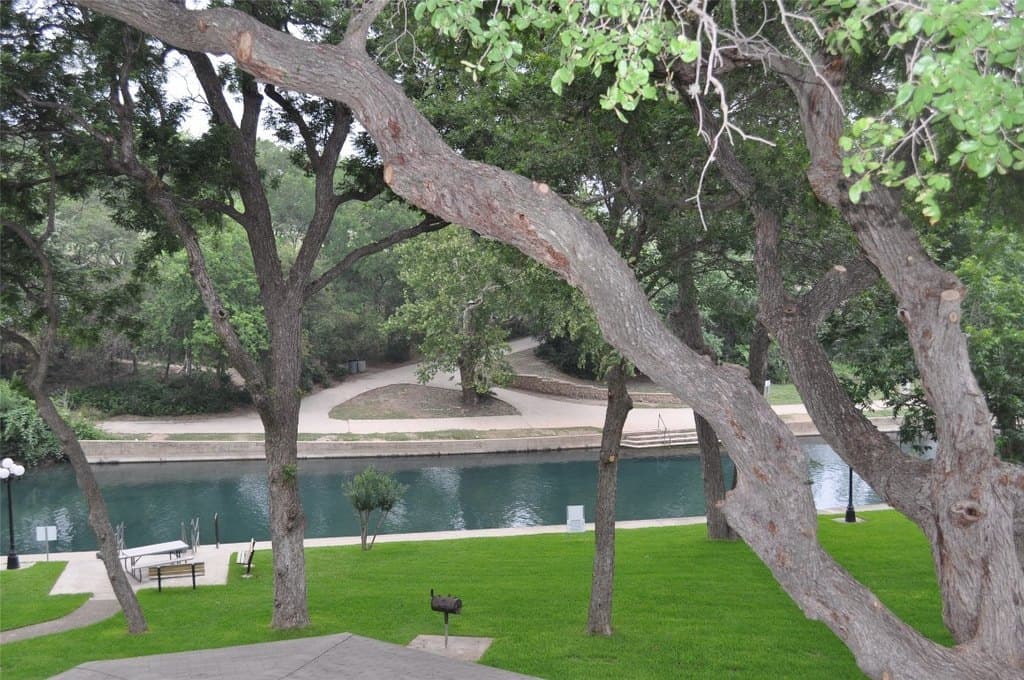 500 N Market St Unit 111, New Braunfels