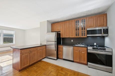 162-21 Powells Cove Blvd Unit 1M