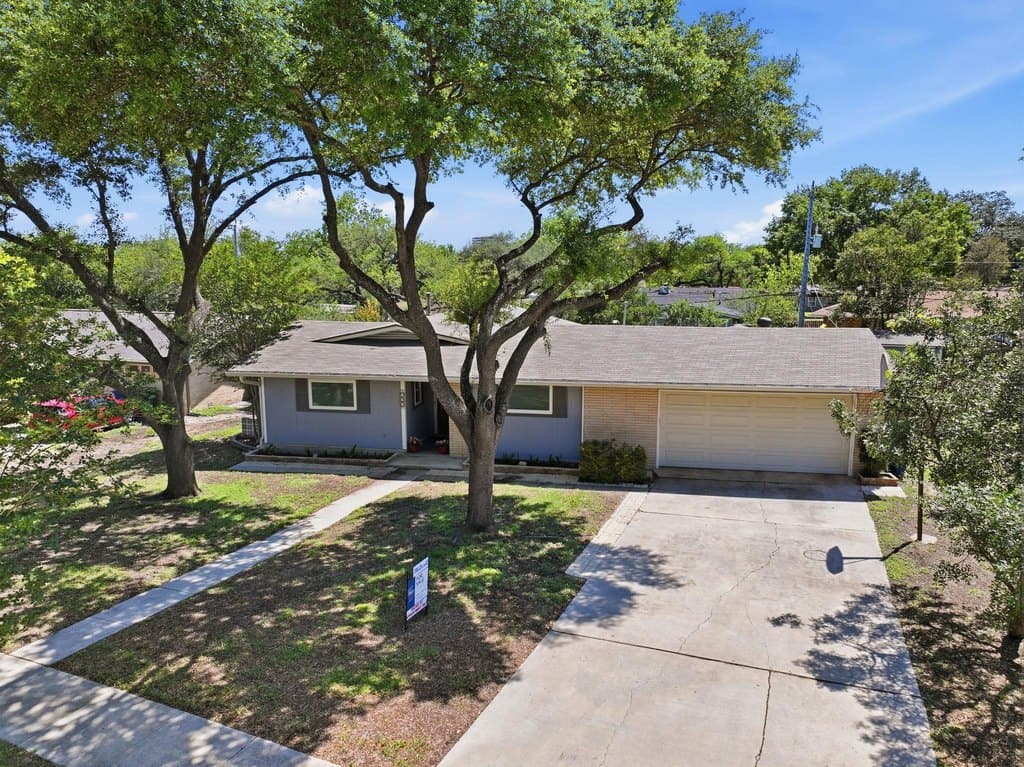 222 Sonata Dr, San Antonio