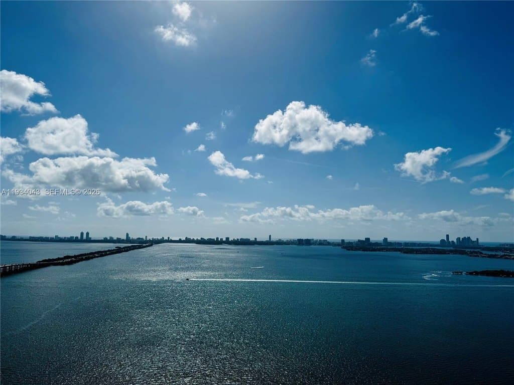 480 NE 31st St Unit 3404