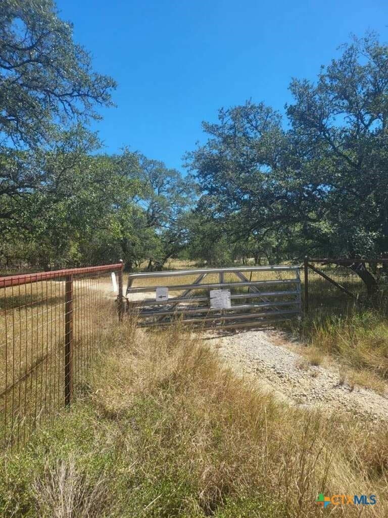 346 Ammann Rd, Boerne