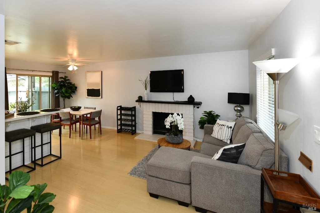 1118 Marina Dr, Napa