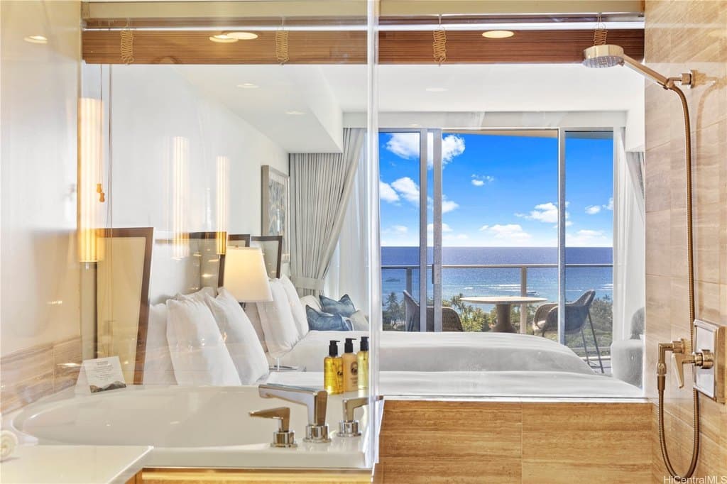 383 Kalaimoku St Unit 2012, Honolulu