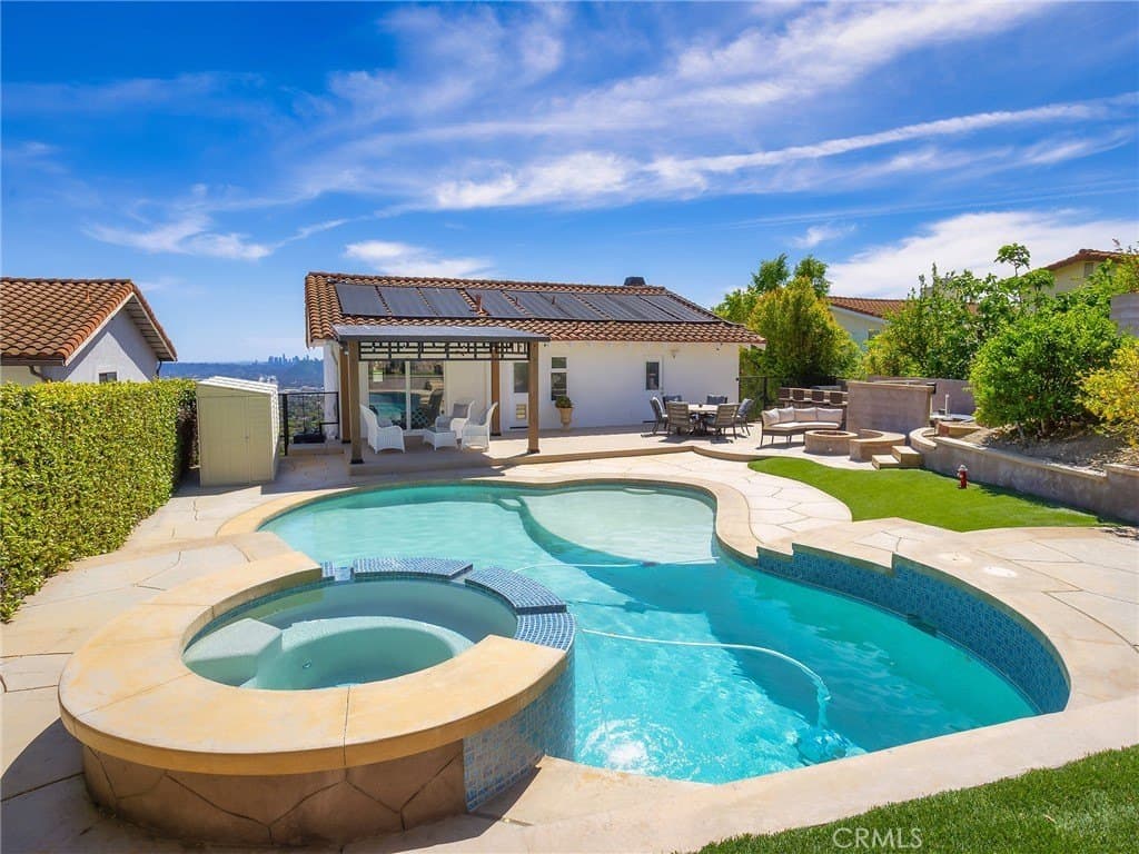 1426 E Tujunga Ave, Burbank