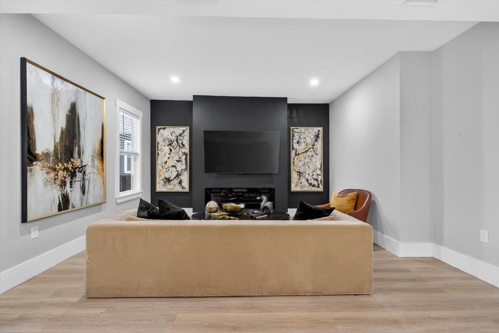 19 Standard St Unit 1