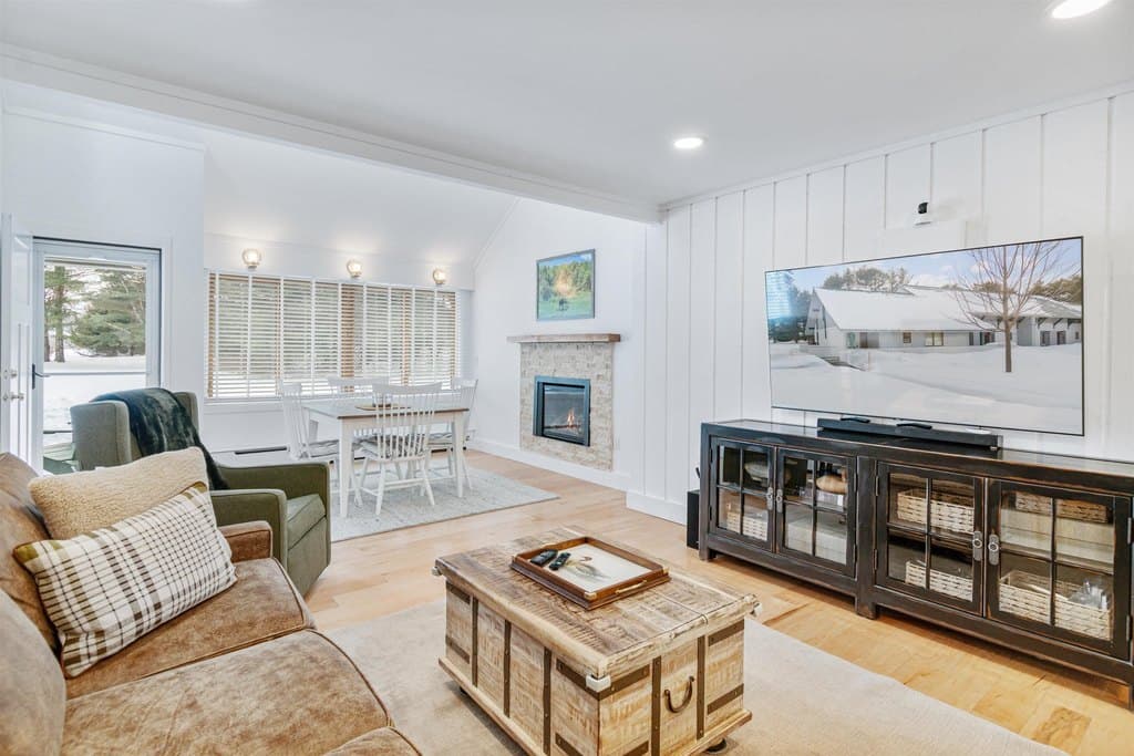 60 Village Green Dr Unit 2A, Stowe