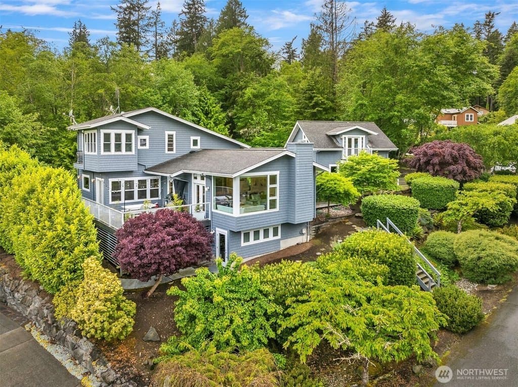 10555 NE Morning Ln, Bainbridge Island