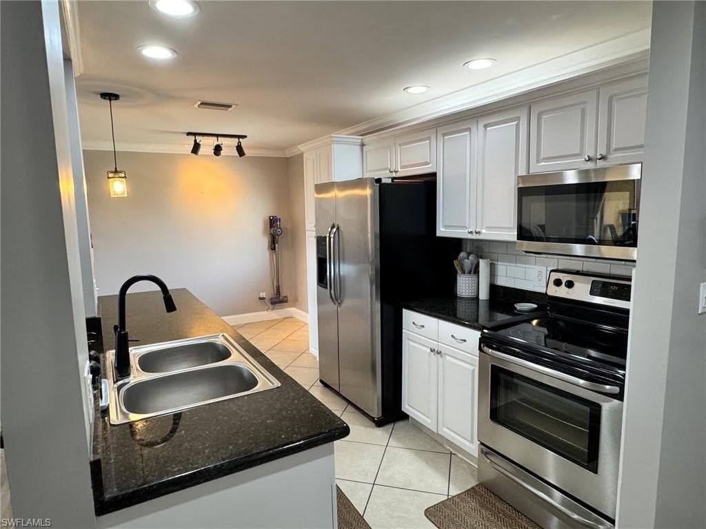 2366 E Mall Dr Apt 514, Fort Myers