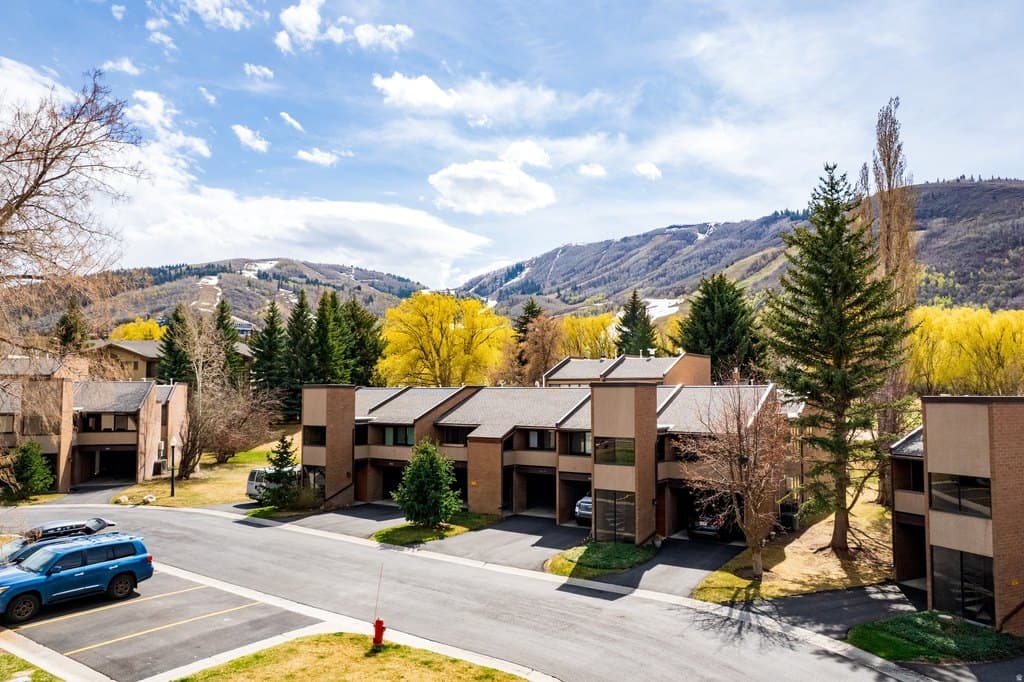 1677 Captain Molly Dr Unit 221, Park City
