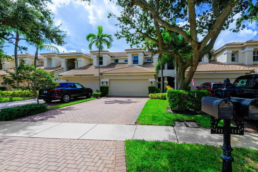 742 Cable Beach Ln, West Palm Beach