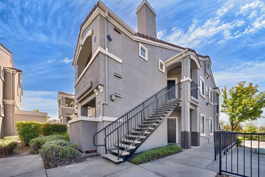885 Halidon Way Apt 923, Folsom