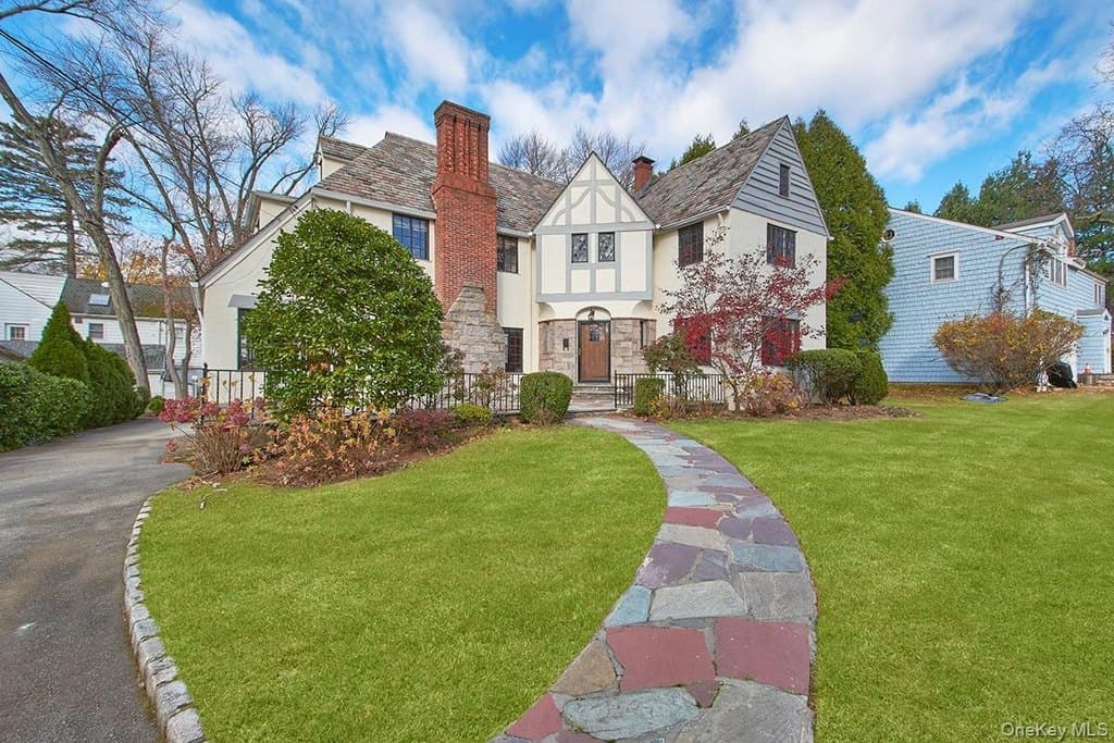 216 Hartsdale Ave, White Plains