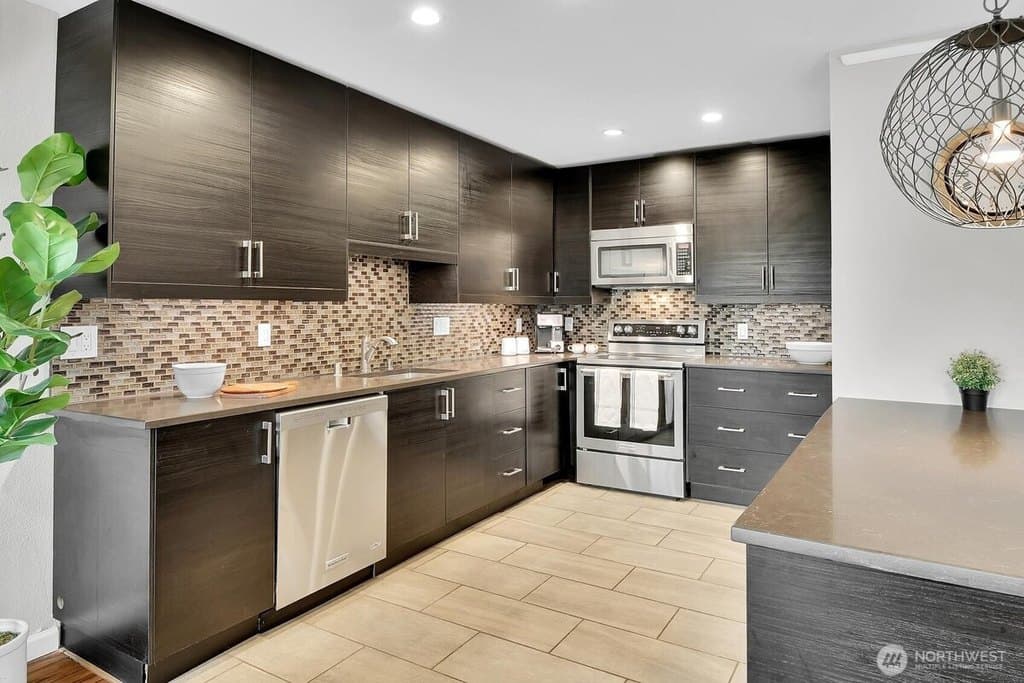 2001 E Yesler Way Unit 24