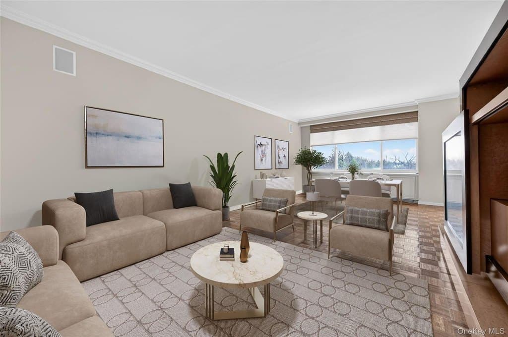 100 Hilton Ave Unit 601, Garden City