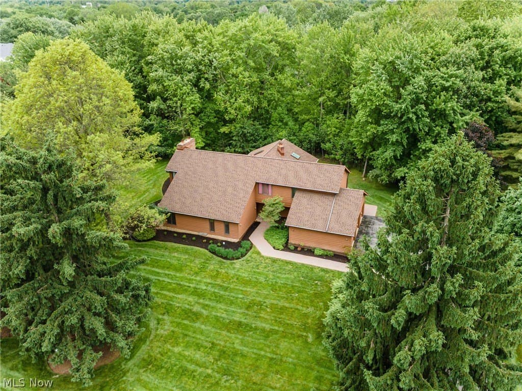 2626 Fairwood Dr, Pepper Pike