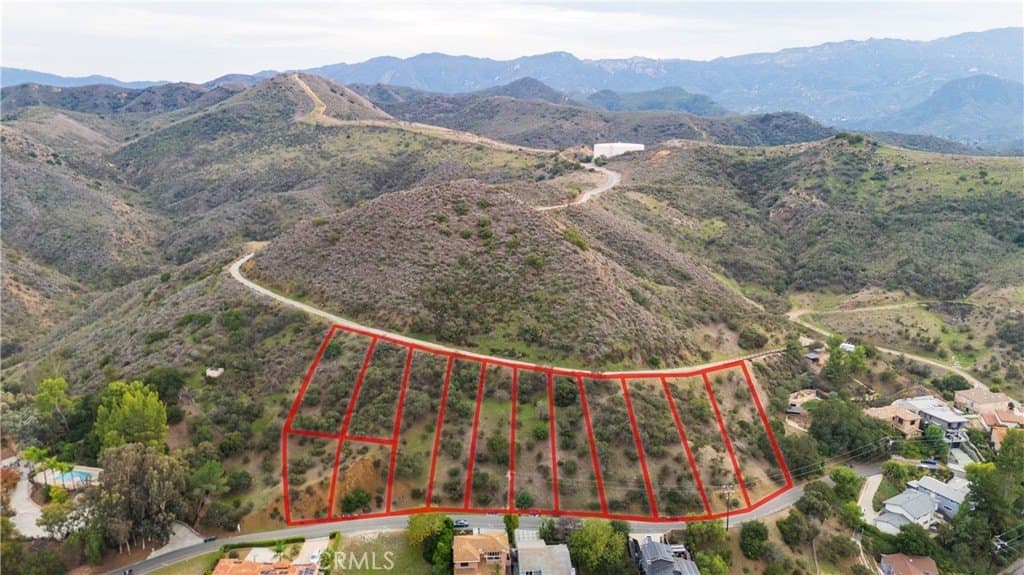 Laura La Plante, Agoura Hills