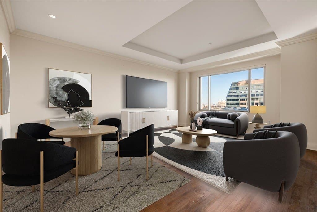 1 Huntington Ave Apt 904