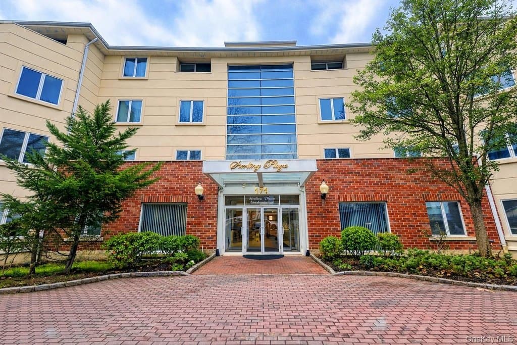 171 Great Neck Rd Apt 4E, Great Neck