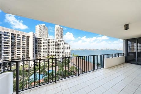 520 Brickell Key Dr Apt A1104