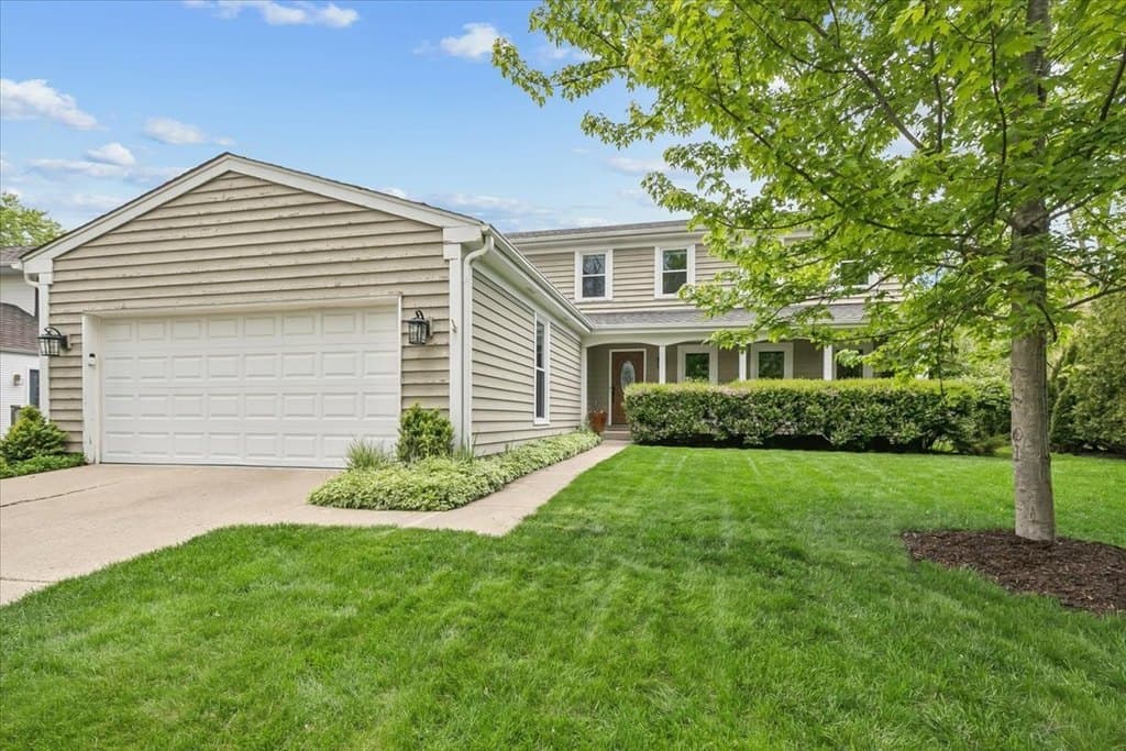 250 Wilshire Rd, Lake Forest