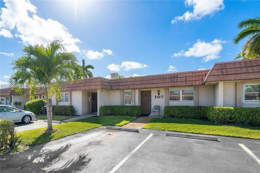 5775 Fernley Dr W Apt 107, Palm Beach