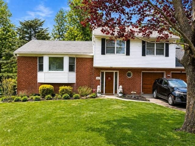 221 Falmouth Rd, Scarsdale