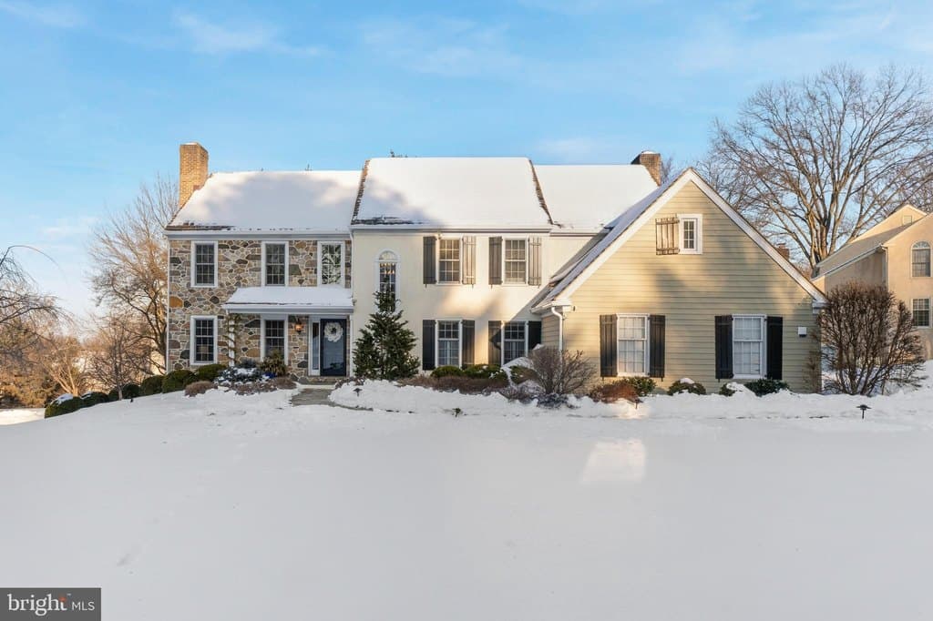 825 Springbank Ln, Wayne