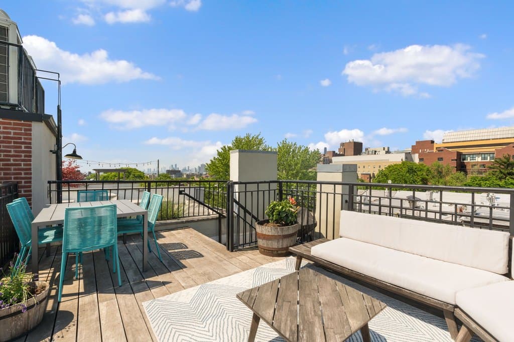 497 9th St Apt 3