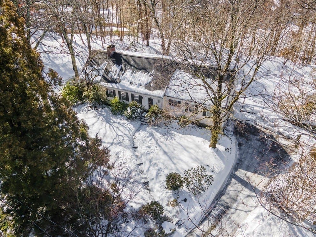 162 Hampshire Rd, Wellesley