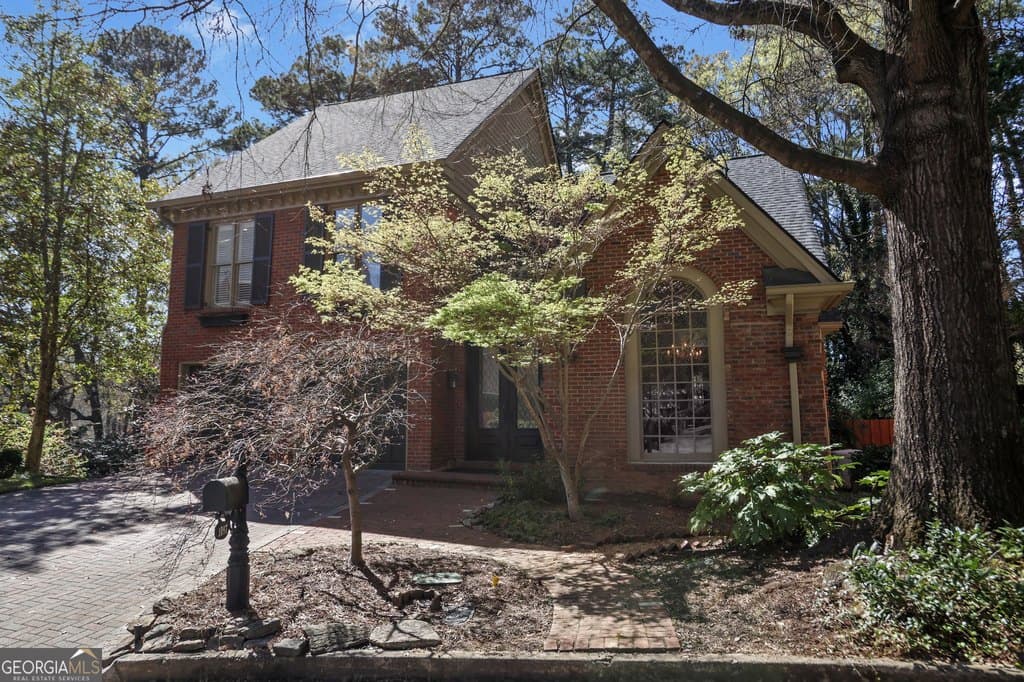 1097 Sheridan Park NE