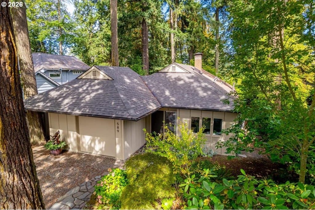 589 Ridgeway Rd, Lake Oswego