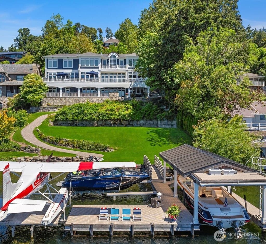 8233 W Mercer Way, Mercer Island