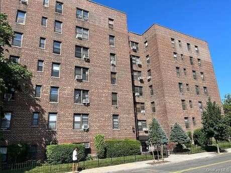 84-23 Manton St Unit 4A