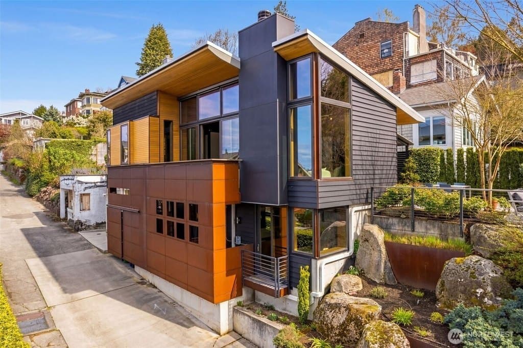 810 W Lee St, Seattle