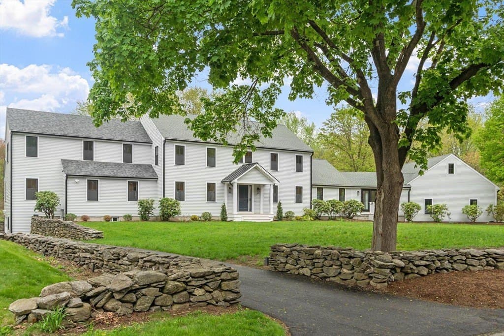 127 Lee Dr, Concord