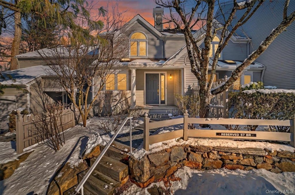 57 Boulder Ridge Rd Unit 57, Scarsdale