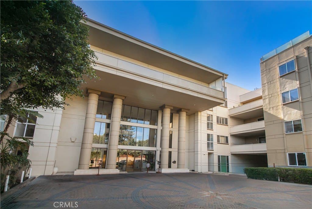 4949 Genesta Ave Unit 308, Encino