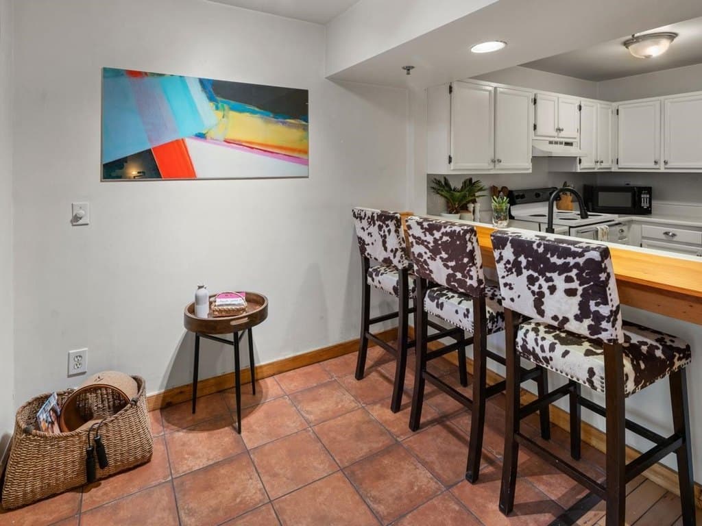 337 College St Apt 6, Burlington